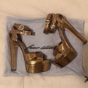 Brian Atwood size 38 GOLD platform heels